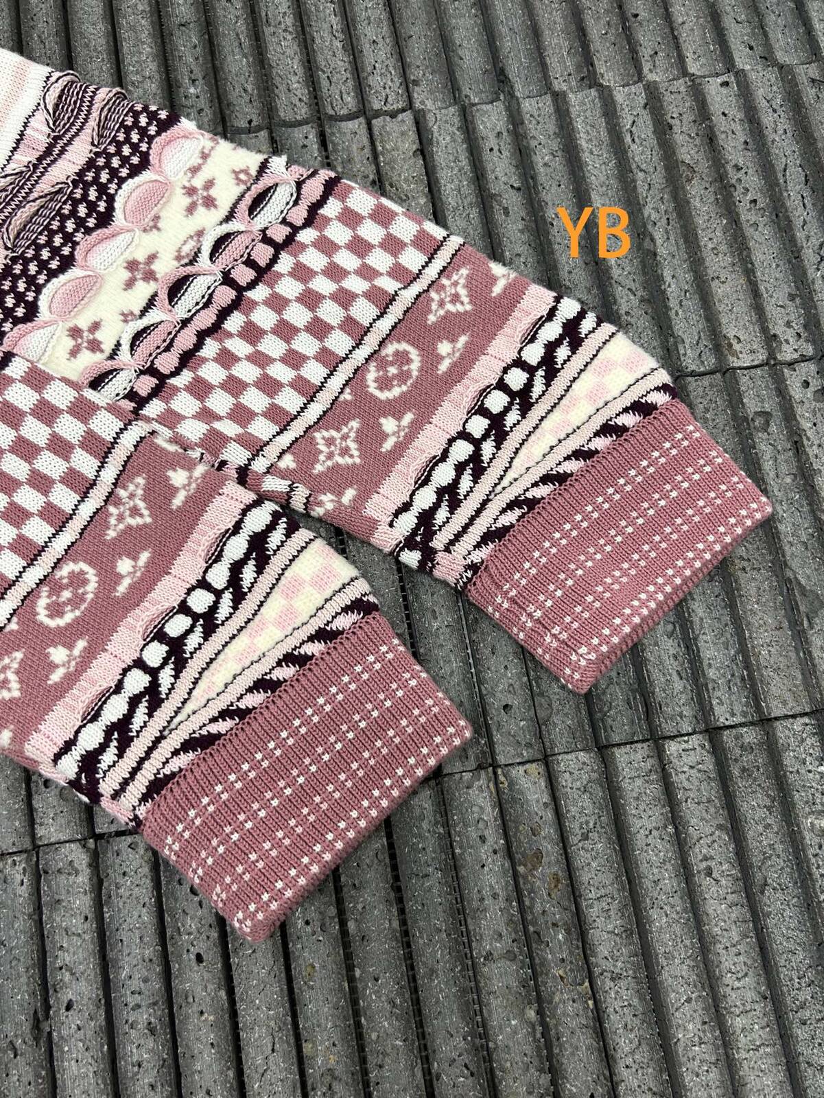 877762a0777bb8a8a5416c9a2cf3f8d8_1761882631_2857.jpg