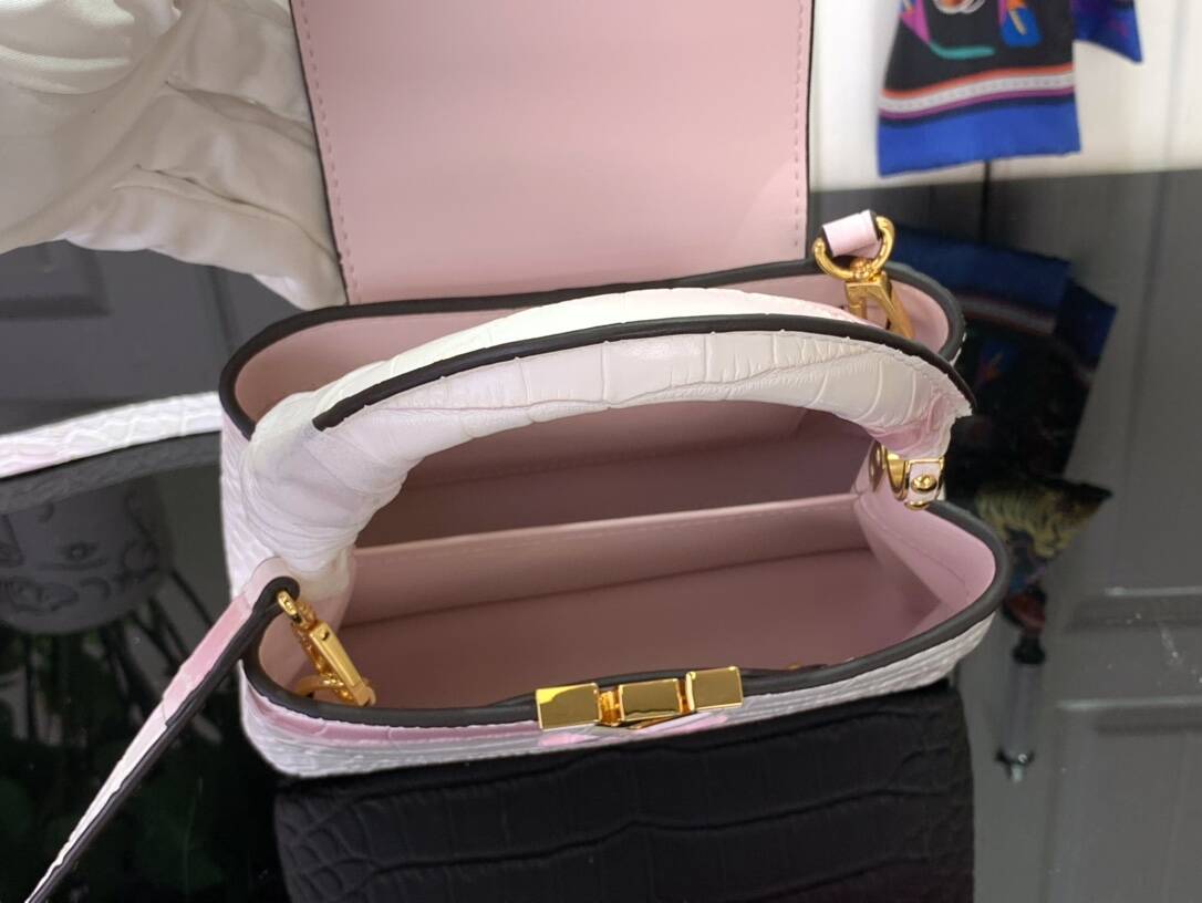 300e79e4212336096fd53c6e688d5203_1763697270_8367.jpg
