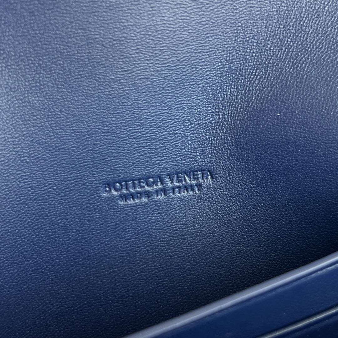 bb7b432934d98fcd32dfdbbd7e7efd4e_1765254564_9366.jpg