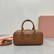 미우미우 아르카디 레더 백 2컬러...