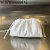 징 팩토리 보테가베네타 파우치 엠보싱 악어무늬 585852 22*13*5cm 화이트