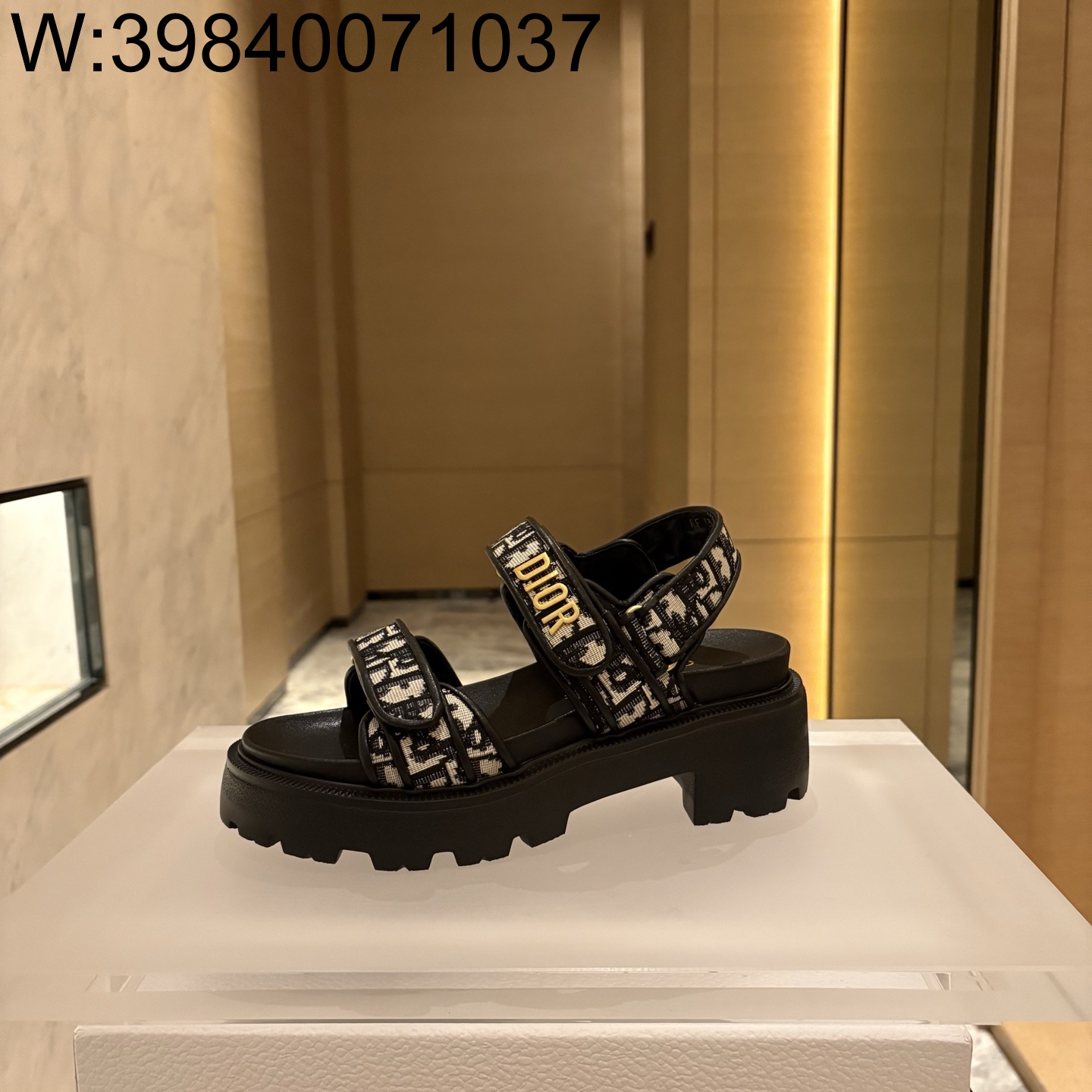 [QR 5009] 디올 디올액트 플랫폼 샌들 블랙
