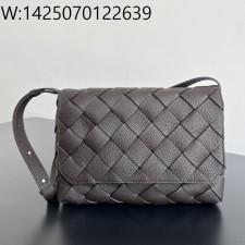 징 팩토리 보테가베네타 라지 디아고 815796 32*21.5*5cm 폰단트