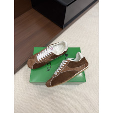 AN3 보테가베네타 샷 스웨이드 스니커즈 오트 코코아