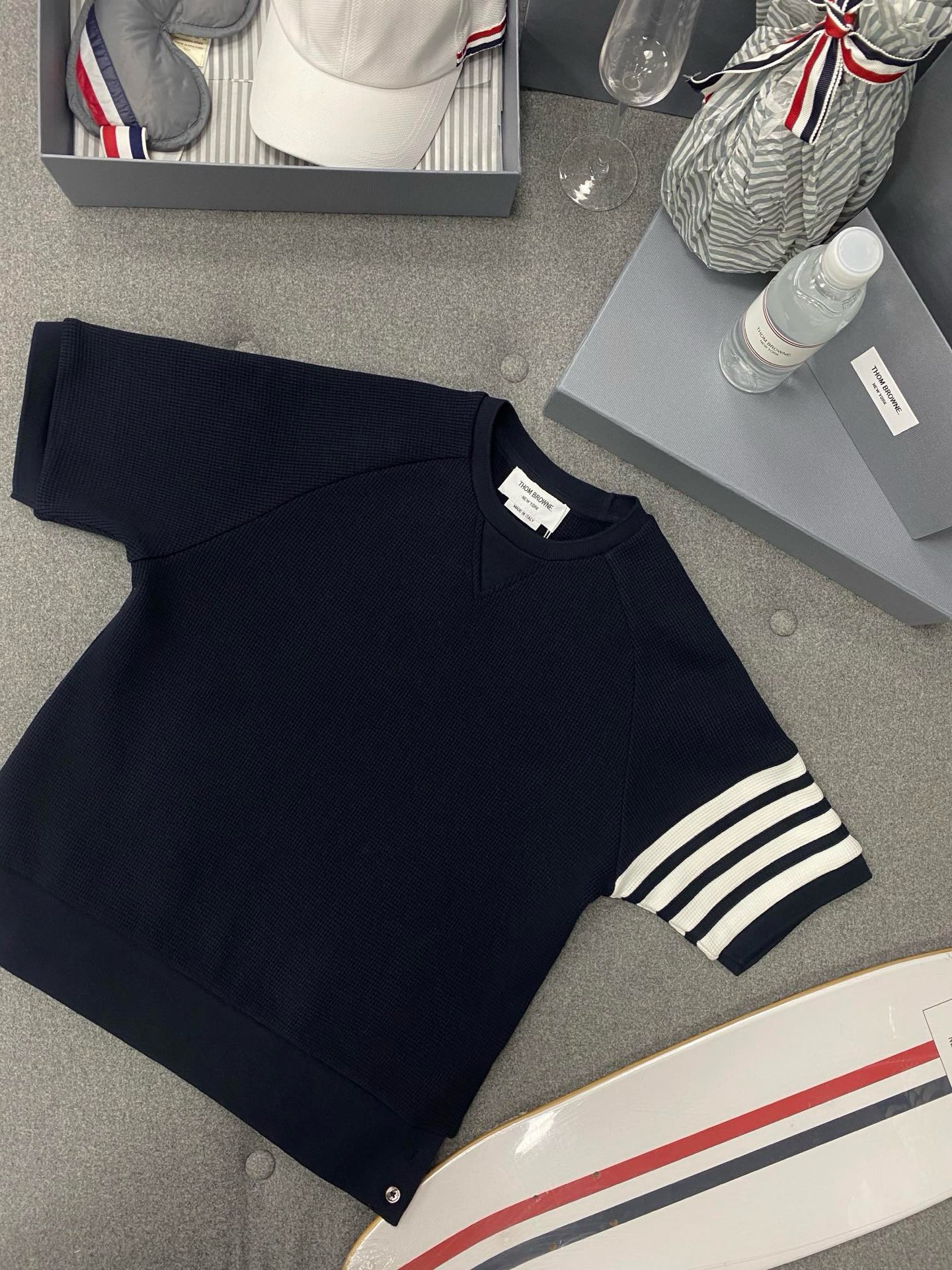 TJ공장 톰브라운 소매 사선 와플 반팔티 네이비 Thombrowne